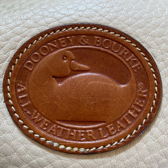 Vintage Dooney & Bourke Lg Norfolk Case - Picture 3 of 12